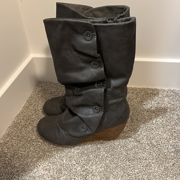 Spring Grey Leather Wedge boot, Sz 7 - Picture 4 of 6